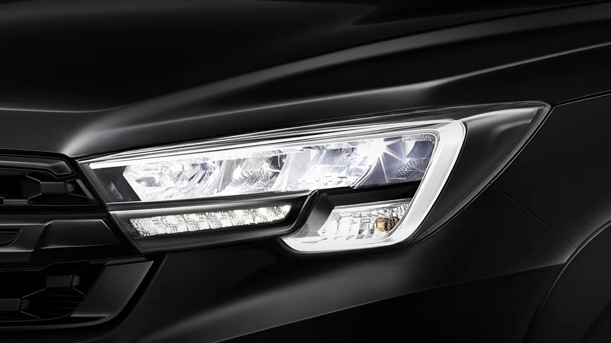 ไฟหน้า LED และ Daytime Running Light ตกแต่งสีดำ